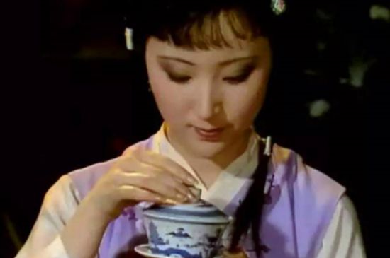 女士喝茶優(yōu)雅姿勢(shì)，女士正確喝茶姿勢(shì)禮儀