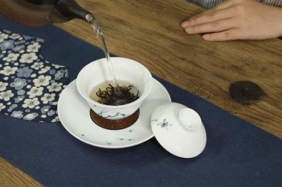 各類茶的注水方式，不同的茶泡茶時怎么注水