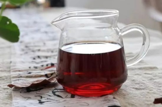 黑茶調(diào)理婦科病，女人喝黑茶好處太多了！