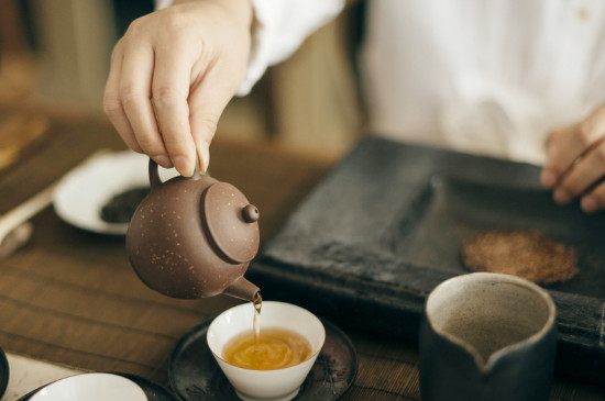 女人喝茶要行扣茶禮嗎，叩茶禮女士能用嗎？