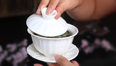 三才蓋碗的正確拿法，三才蓋碗抓碗法圖解