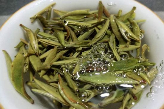 老茶和新茶哪個(gè)好，老茶好喝還是新茶好喝