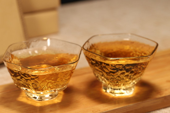 白茶的年份是怎么區(qū)分，如何辨別白茶年份