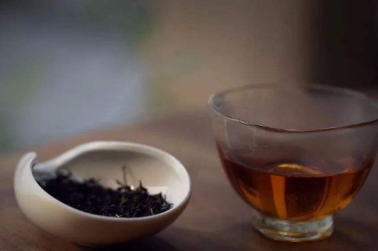 泡好的茶水放冰箱能保存多久，泡好的茶冷藏放多久？