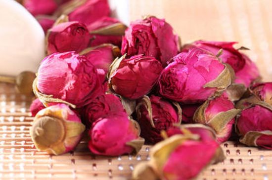 玫瑰花的最佳搭配，喝玫瑰花茶搭配什么喝好？