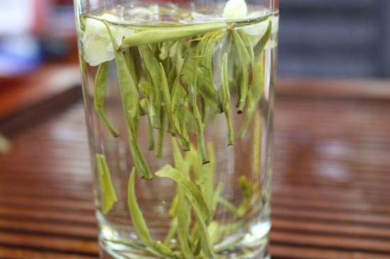 茉莉銀針適合什么人喝，茉莉銀針茶有什么功效