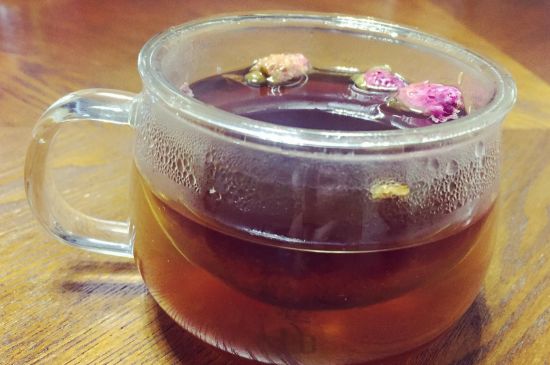喝玫瑰花茶能祛斑嗎，玫瑰花茶有祛斑的功效嗎？