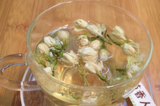 茉莉泡水禁忌，茉莉干花泡水的功效與禁忌