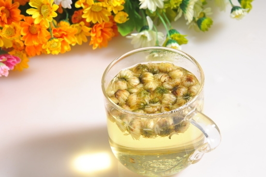 喝菊花茶有什么效果，女人長期喝菊花茶好嗎？