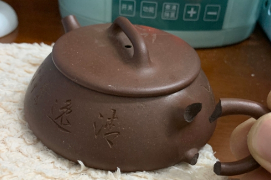 新買的紫砂壺為什么會(huì)裂，真的紫砂壺是不是很容易開裂？