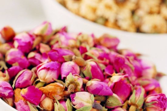 玫瑰花的最佳搭配，喝玫瑰花茶搭配什么喝好？