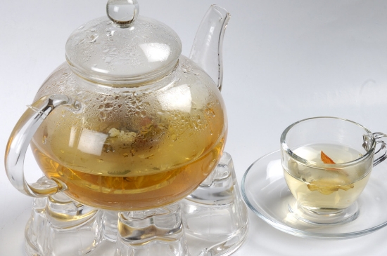 經(jīng)常菊花泡水好嗎，喝菊花茶有什么好處？