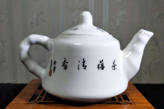 瓷壺適合泡什么茶，瓷器茶具喝什么茶好