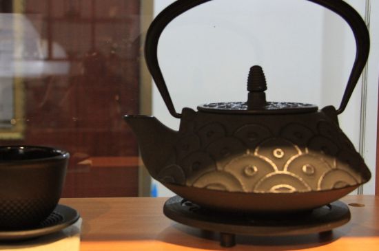 鐵壺生銹燒的水有害嗎，鐵壺內(nèi)壁生銹怎么辦