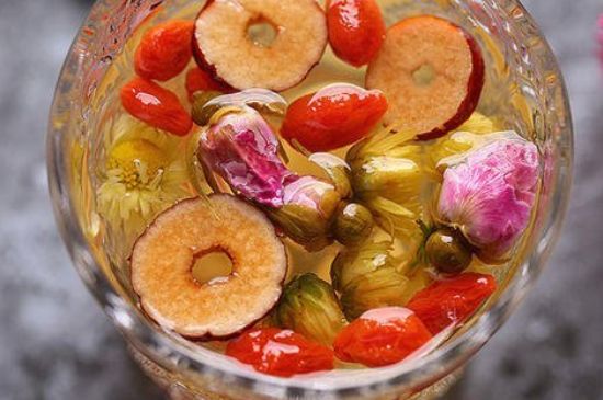 干玫瑰花泡水放幾顆，玫瑰花泡水一次放幾朵？