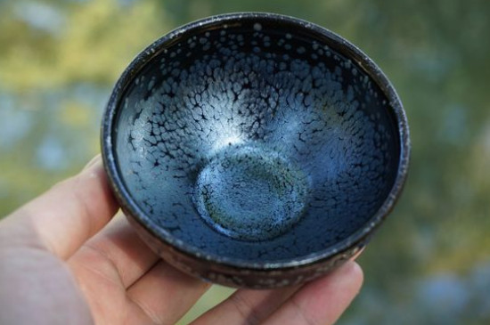 怎么鑒別建盞化學(xué)釉，真假建盞的對(duì)比與辨別