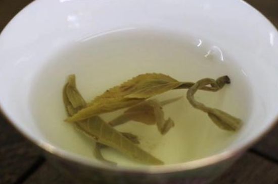 茉莉龍珠泡開后為什么都是梗，茉莉龍珠泡開后什么樣？