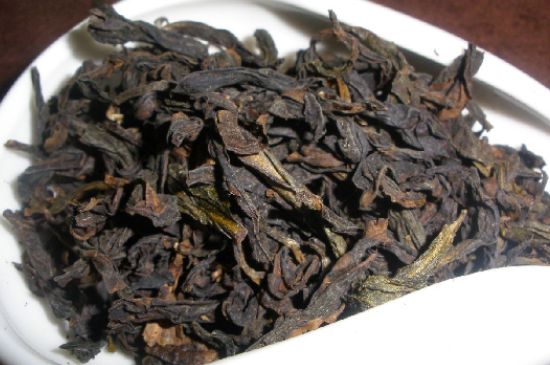 肉桂茶和大紅袍哪個(gè)貴，武夷山肉桂與大紅袍的價(jià)格比較