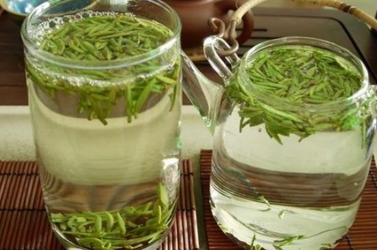 竹葉青和雀舌哪個貴，竹葉<a href=http://m.whyouxin.com/fenlei/wulongcha/ target=_blank class=infotextkey>青茶</a>貴嗎？