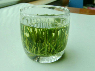 竹葉青茶怎么樣，檔次較高味道略苦價格比較貴