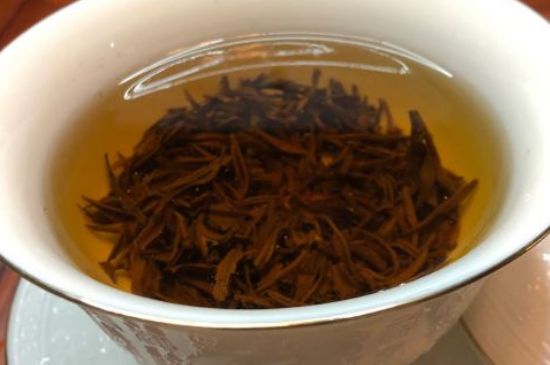 女人晚上喝紅茶好嗎，女人紅茶啥時(shí)候喝最好？