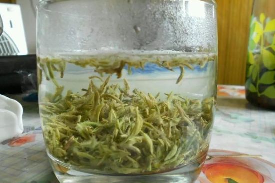 碧螺春為什么泡水渾濁，碧螺春茶葉泡水感覺(jué)很臟是混濁的