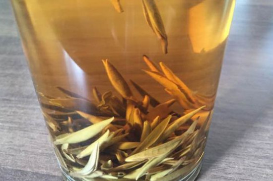 白毫銀針年份久的有什么香，陳年白毫銀針的香氣