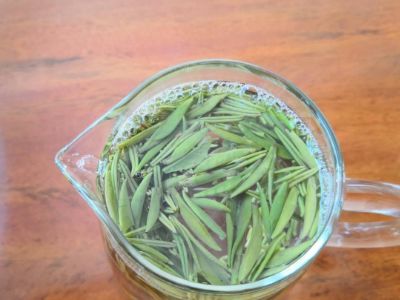 竹葉青和毛尖的區(qū)別，竹葉青和信陽毛尖哪個(gè)好？