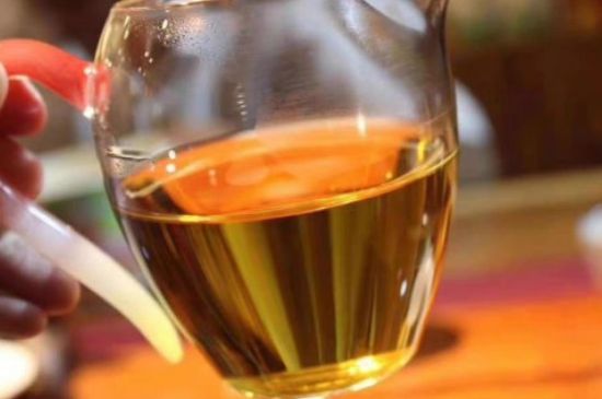 女人晚上喝紅茶好嗎，女人紅茶啥時(shí)候喝最好？