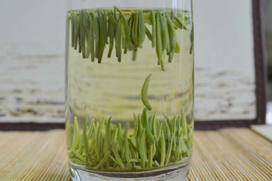 雀舌和竹葉青的區(qū)別，雀舌對(duì)比竹葉青圖片