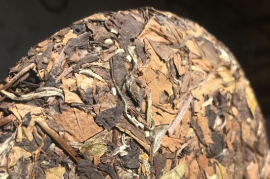 7年壽眉和2年白牡丹哪個好，老白茶壽眉與白牡丹的口感區(qū)別