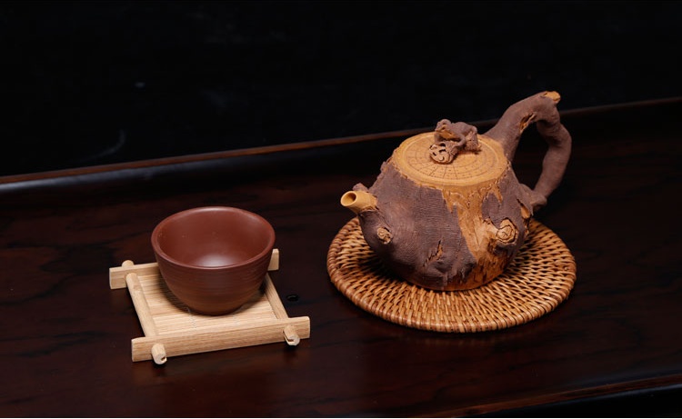 仿木外皮紫砂壺，創(chuàng)意木樁手工雕刻紫砂壺